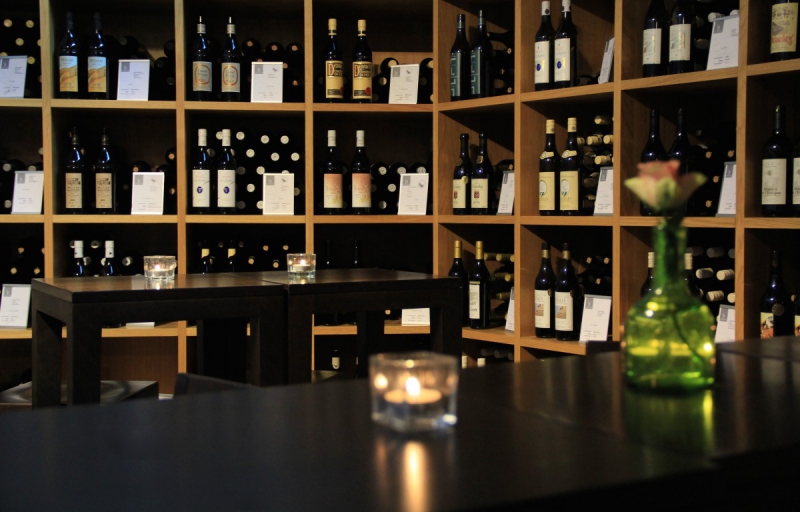 magasin-POURRIERES-min_wine_vinorama_wine_bottle_cellar_red_wine_wines_storage_wine_rack-1077047